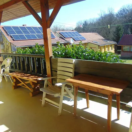 Tokert Vendeghaz Appartement *