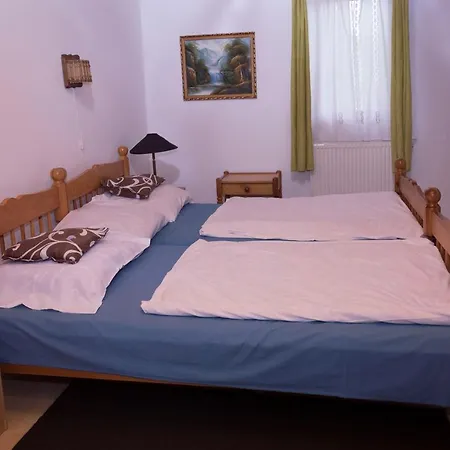 Apartmán Tokert Vendeghaz *