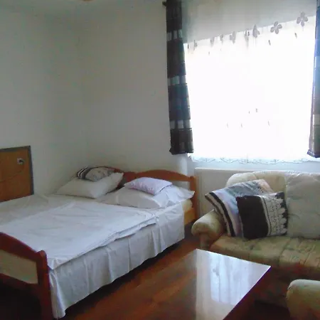 Apartment Tokert Vendeghaz *