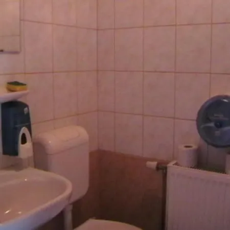 Tokert Vendeghaz * Oriszentpeter
